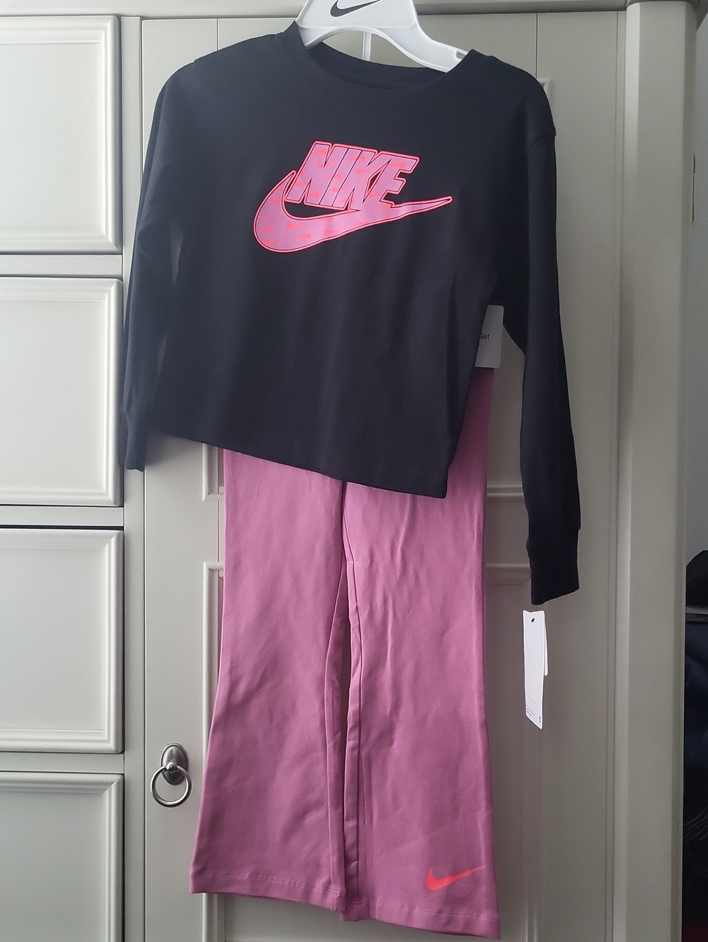 Nike Crop shirt with Pink Logo & Pink Flare Bottom Pants - 5 NWT - Picture 1 of 1